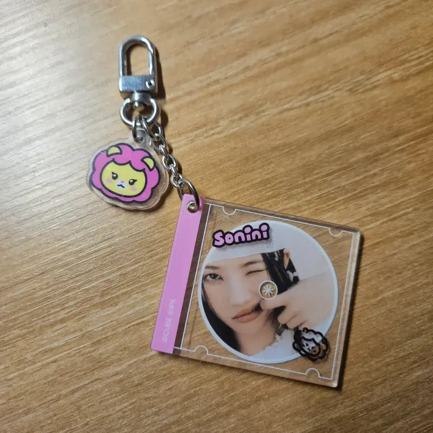 [BUNJANG] (G)I-DLE Soyeon Acrylic Keyring / 소연 아크릴 키링