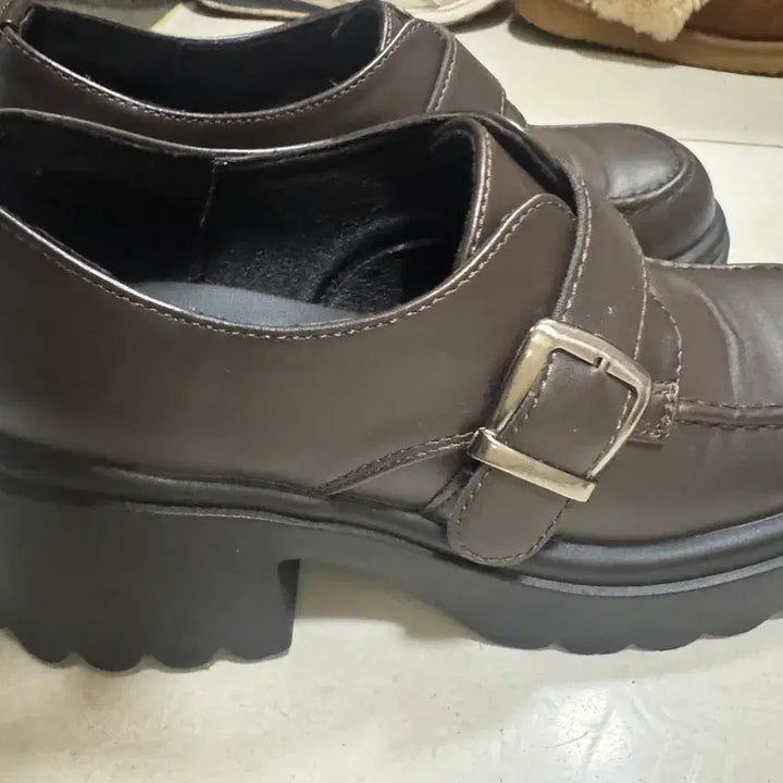 [BUNJANG] Chakhan Gudu Buckle Platform Loafers / 착한구두 버클 플랫폼 로퍼 여성옥스퍼드화 가을여성신발 통굽신발