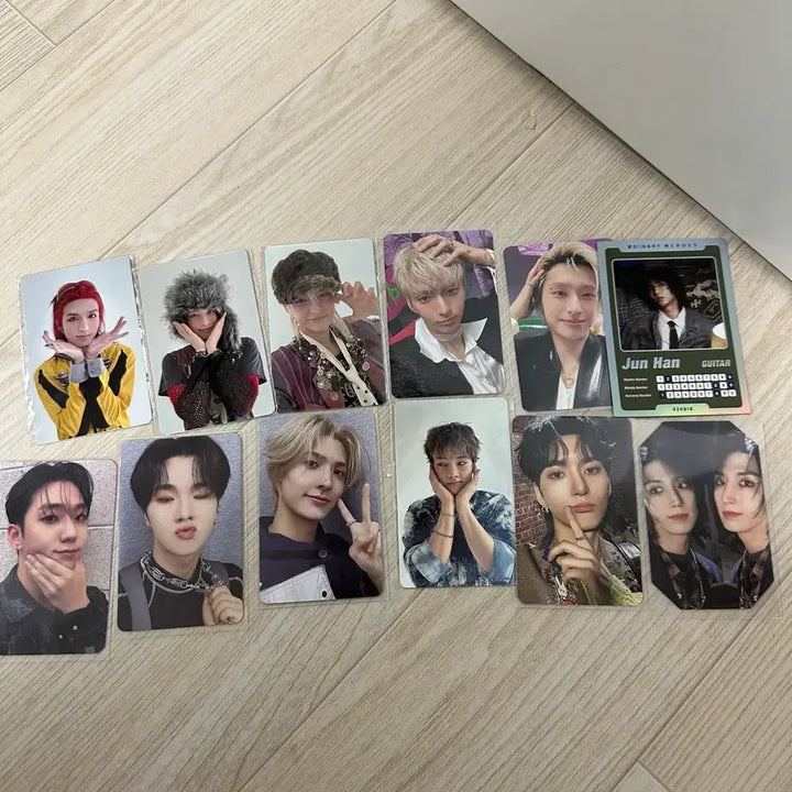 [BUNJANG] Xdinary Heroes Photocard Bundle Set / 엑디즈 포카 12장 같이