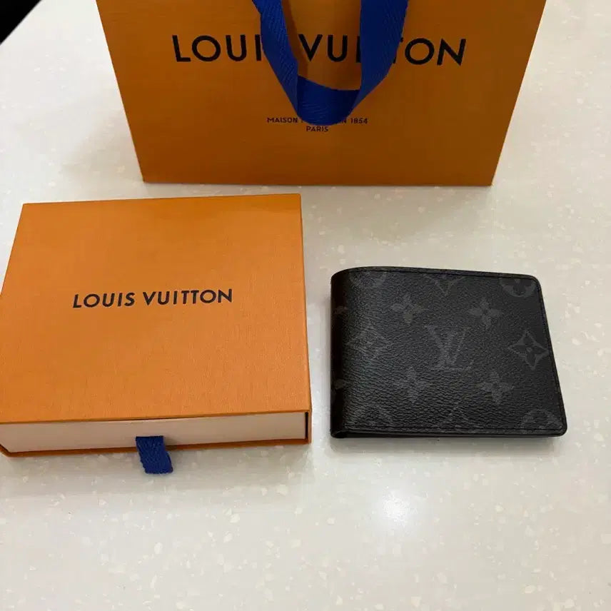 [SOLD OUT] 루이비통 모노그램 이클립스 반지갑