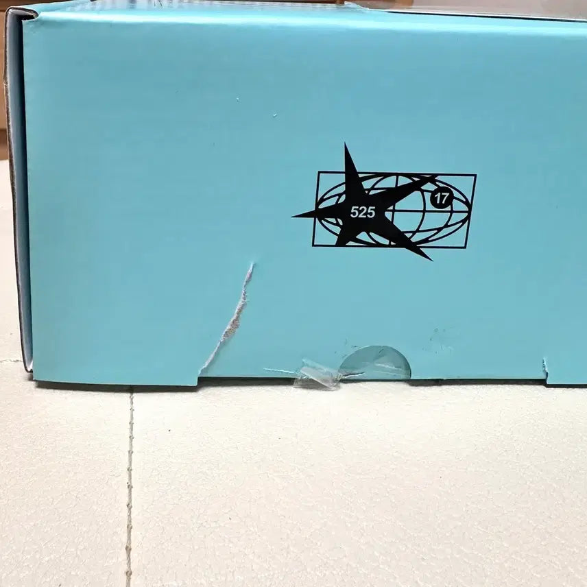 [BUNJANG] SHINee 17th Anniversary Bluetooth Turntable Speaker with Photocard / 샤이니 17주년 MD 턴테이블 블루투스 스피커 (포카포함)