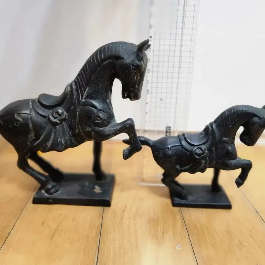 [BUNJANG] Antique Horse Statue Set / 고풍스러운 말 동상 2개 세트