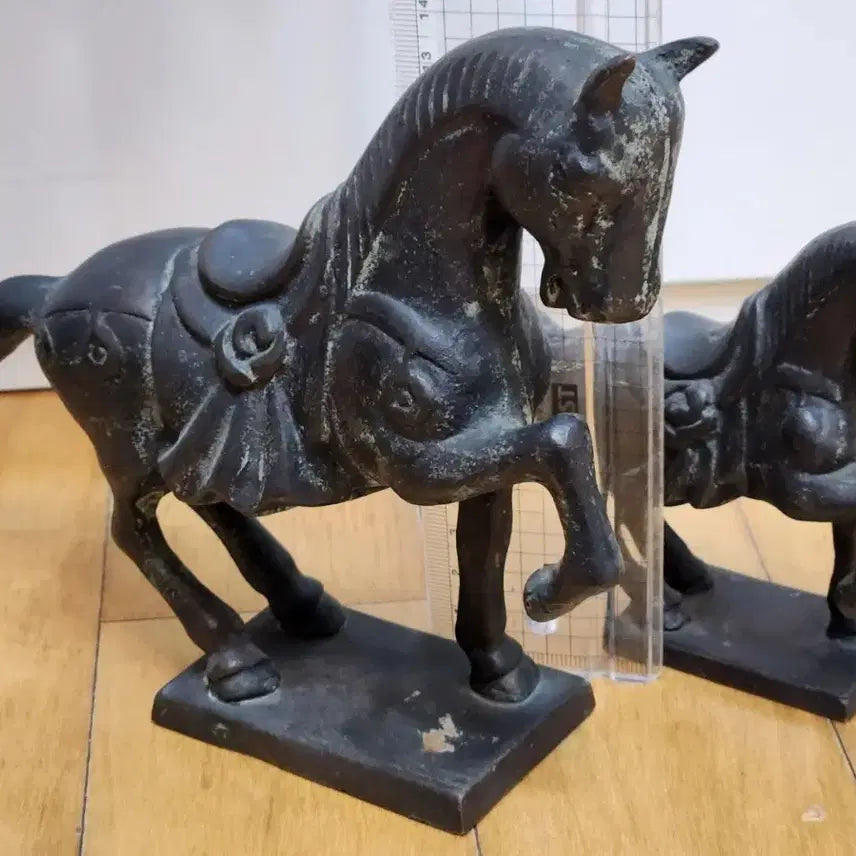 [BUNJANG] Antique Horse Statue Set / 고풍스러운 말 동상 2개 세트