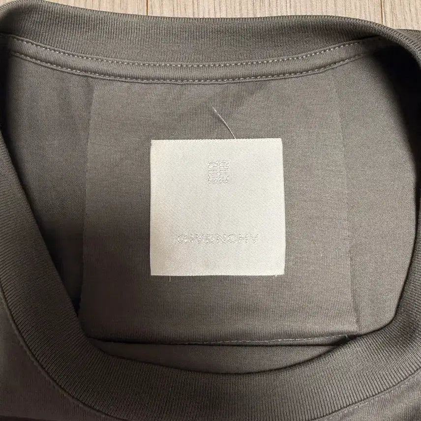 [BUNJANG] Givenchy Embroidered T-shirt - Gray/Orange - Men's / 지방시 반팔 티셔츠 S