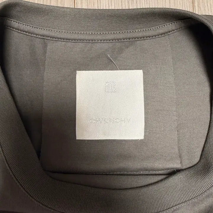 [BUNJANG] Givenchy Embroidered T-shirt - Gray/Orange - Men's / 지방시 반팔 티셔츠 S