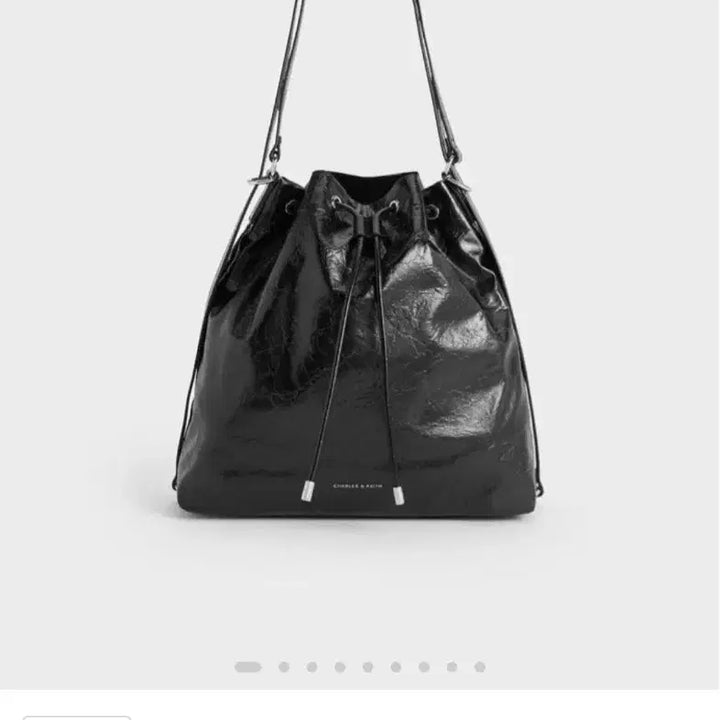[BUNJANG] Charles &amp; Keith Neva Two-Way Bucket Bag / 찰스앤키스 네바 투웨이 버킷백 숄더백 백팩 블랙
