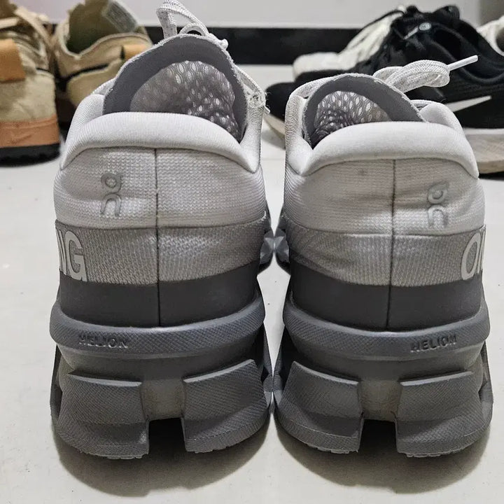 [BUNJANG] On Running Cloudmonster 2 Sneakers / 온러닝 클라우드몬스터2 250