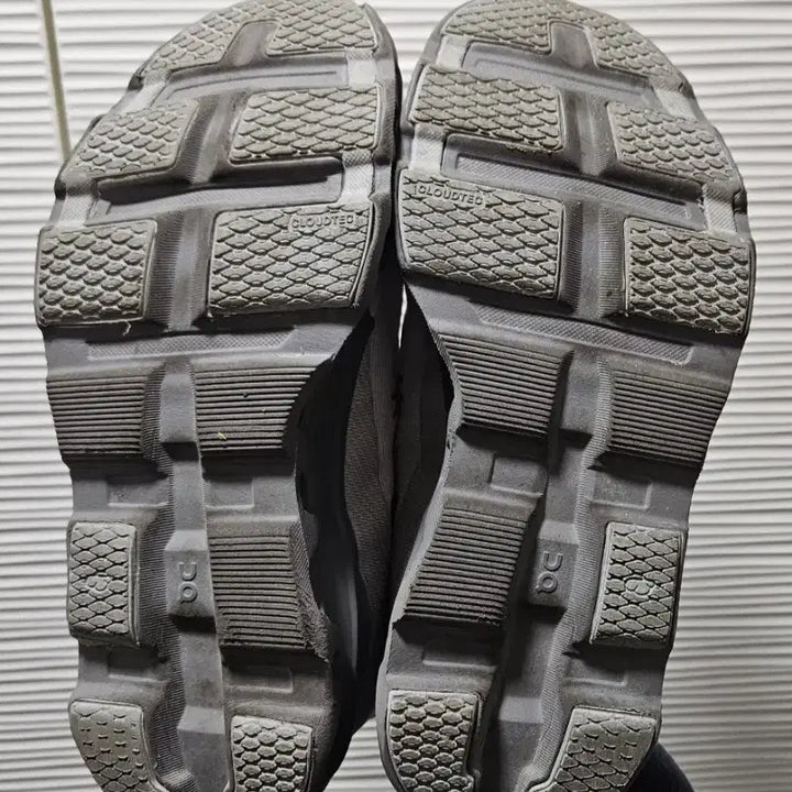 [BUNJANG] On Running Cloudmonster 2 Sneakers / 온러닝 클라우드몬스터2 250