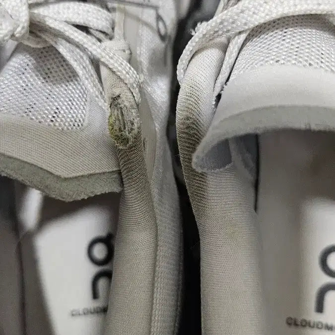 [BUNJANG] On Running Cloudmonster 2 Sneakers / 온러닝 클라우드몬스터2 250