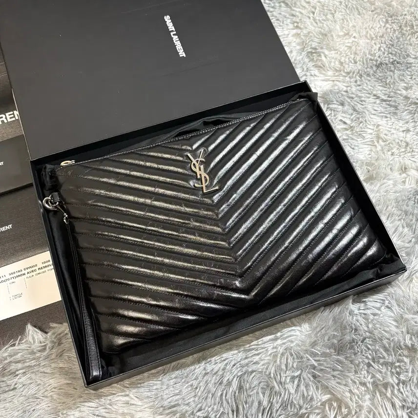 [BUNJANG] Yves Saint Laurent Matelasse Clutch Bag / [M,풀구성품] 입생로랑 마틀라세 클러치백 은장