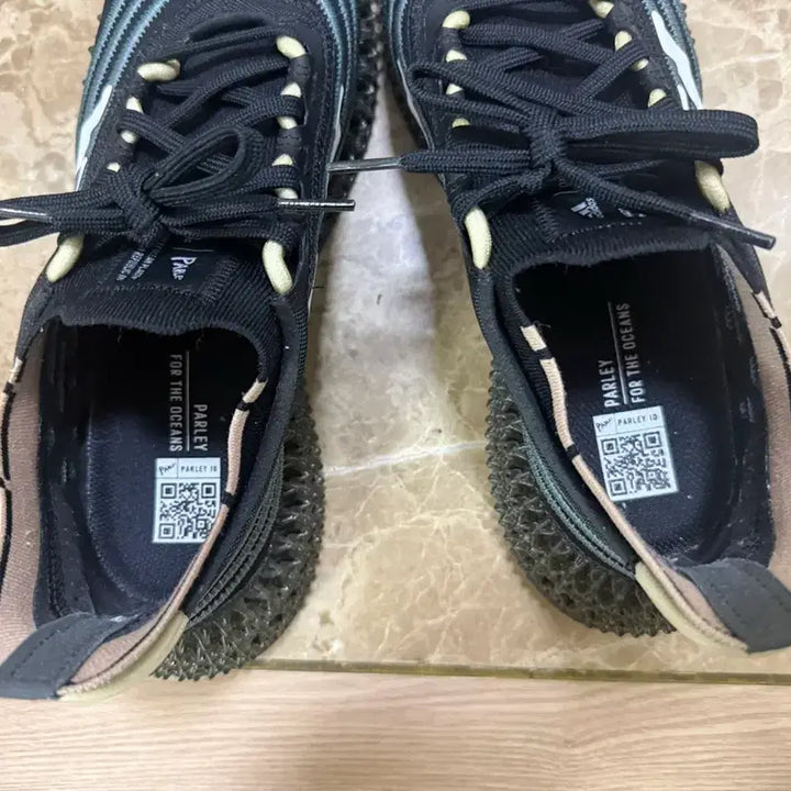 [BUNJANG] Adidas 4D Fusion Parley Black Sneakers / 아디다스 4D 퓨전 Parley 블랙 275mm