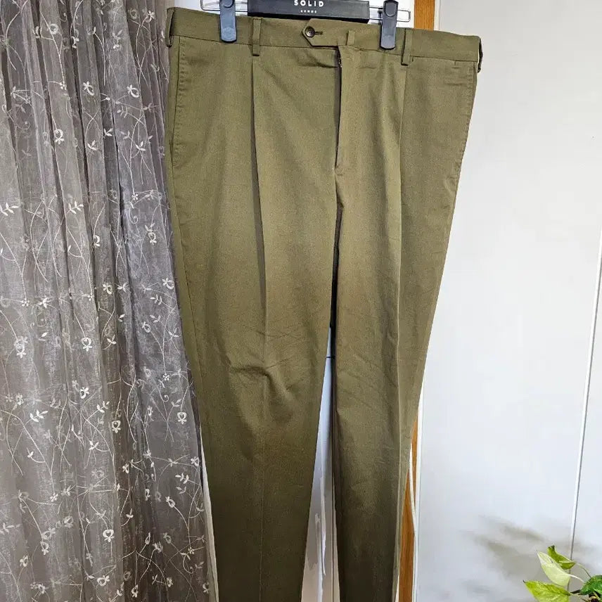 [BUNJANG] Caruso Olive Chino Pants / 카루소 (CRSO) 올리브 치노팬츠 / 38 인치