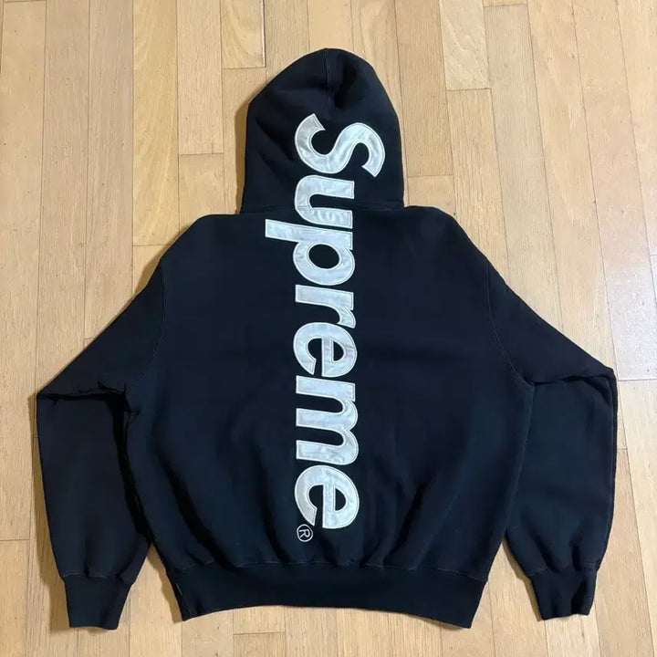 [BUNJANG] Supreme Satin Appliqué Hooded Sweatshirt Black 24FW / 슈프림 사틴 아플리케 후드 24FW