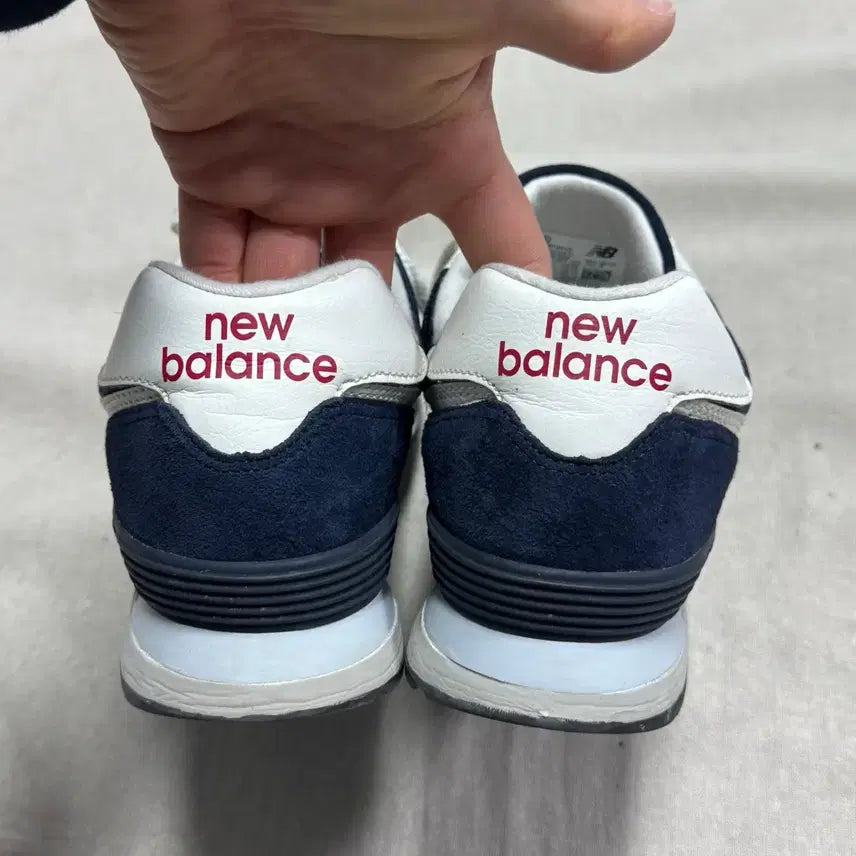 [BUNJANG] New Balance 574 Navy Suede Sneakers / 뉴발란스 스웨이드 네이비 574 280