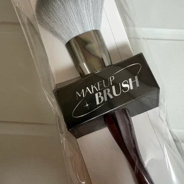 [BUNJANG] Daiso Powder Makeup Brush / [미개봉 새상품] 다이소 파우더 메이크업 브러쉬