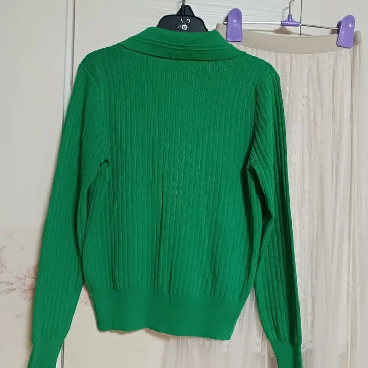 [BUNJANG] Green Gold Button Collar Knit Cardigan / 그린 골드버튼 카라 니트 가디건