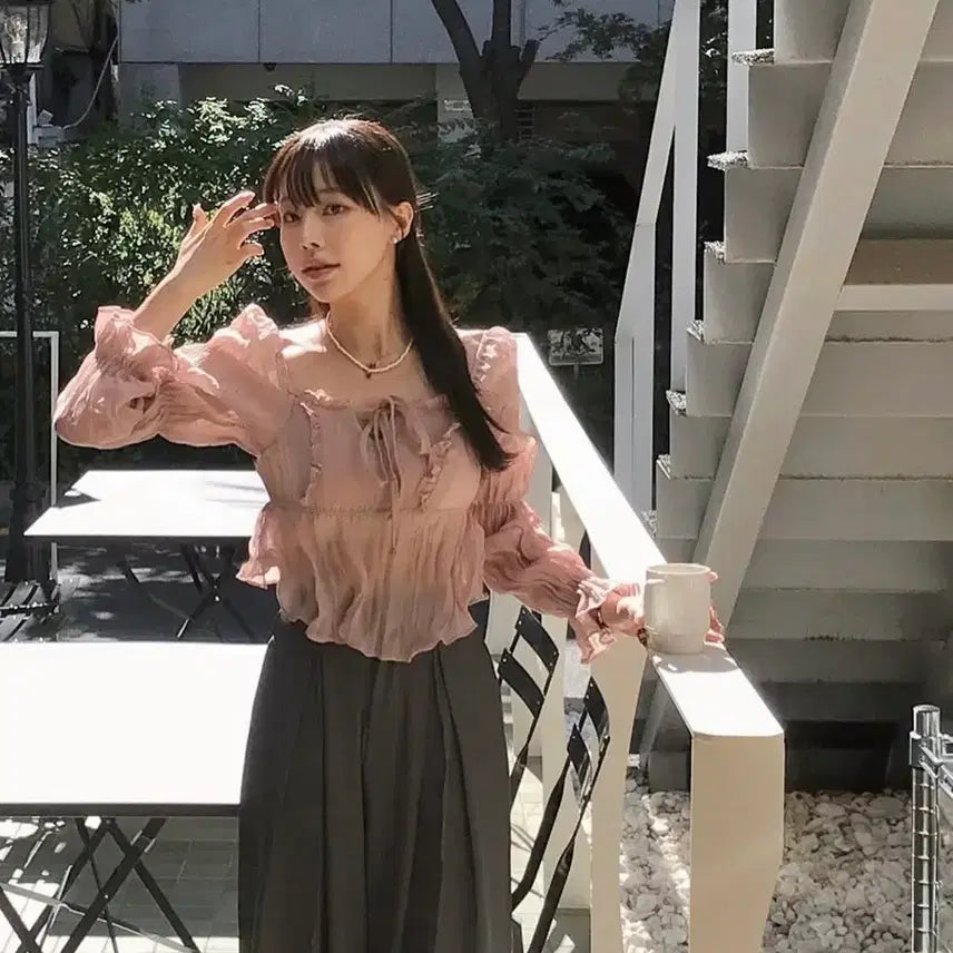 [SOLD OUT] [클라우드이모션] 크로와상 프릴 퍼프 블라우스 <핑크>