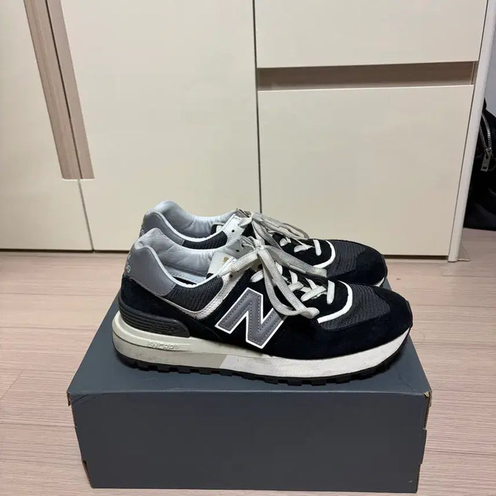 [SOLD OUT] [285] 뉴발란스 574 레거시 블랙