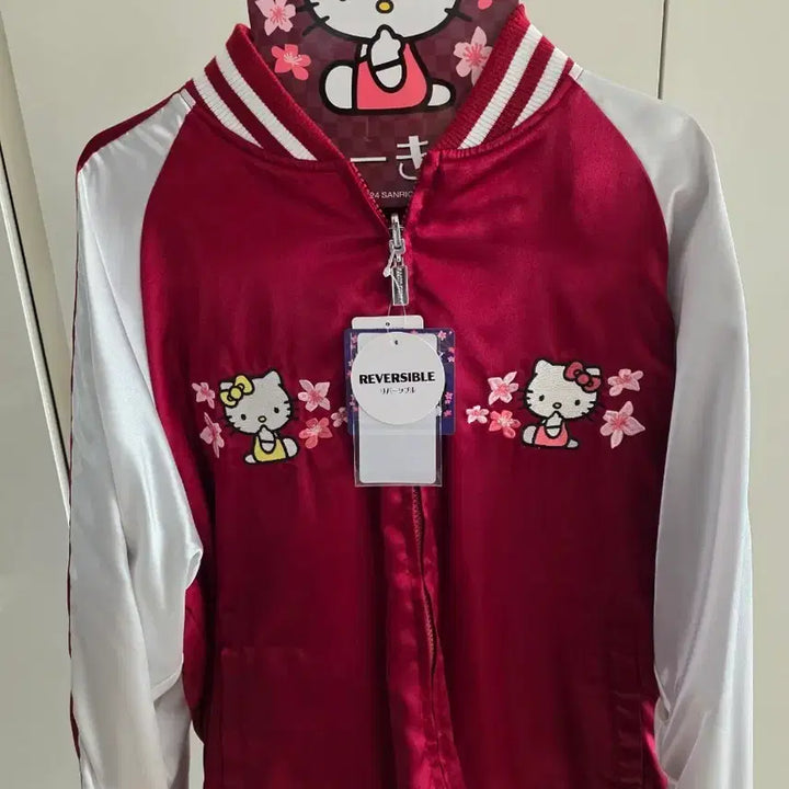 [BUNJANG] Sanrio Hello Kitty 50th Anniversary Reversible Souvenir Jacket (M) / [새상품/정품] 산리오 헬로키티 50주년 리버시블 스카잔 (M사이즈)
