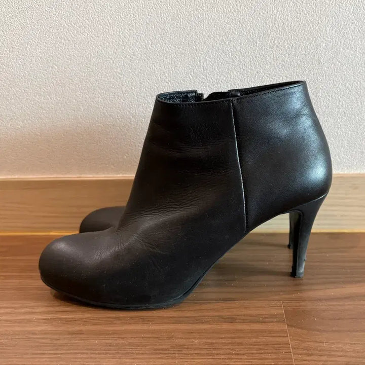 [BUNJANG] Kumkang Renoir Black Leather Ankle Boots / 금강 르느와르 블랙 가죽 앵클 부츠(245mm)