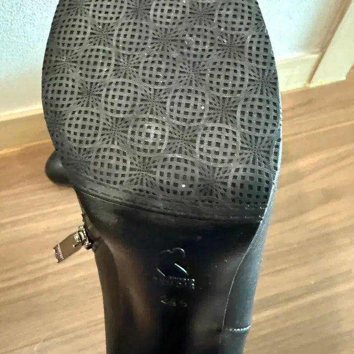 [BUNJANG] Kumkang Renoir Black Leather Ankle Boots / 금강 르느와르 블랙 가죽 앵클 부츠(245mm)
