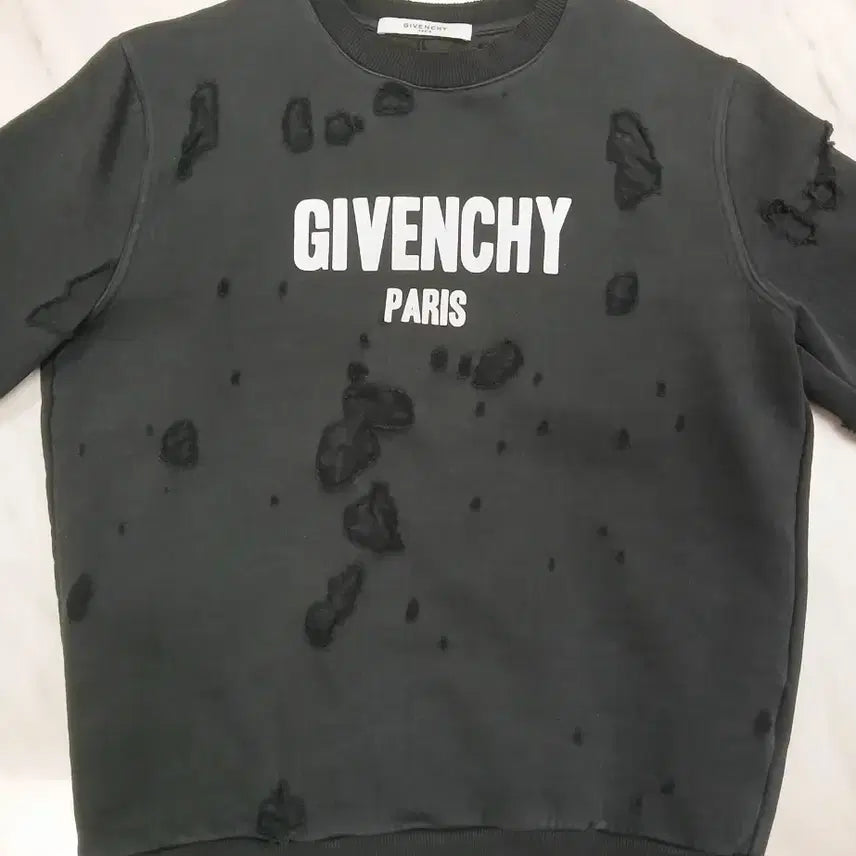 [BUNJANG] Givenchy Distressed Sweatshirt - Black / [정품] 지방시 디스트로이드 맨투맨 S 사이즈(발망 아미리 디스퀘어드2)
