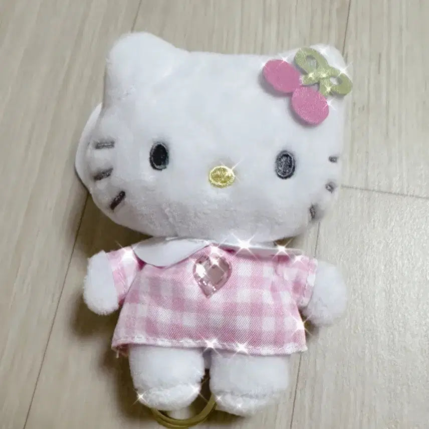 [BUNJANG] Hello Kitty 90s Series Part 2 Cherry Kitty Mascot / 헬로키티 90s 시리즈 2탄 마스코트 체리키티