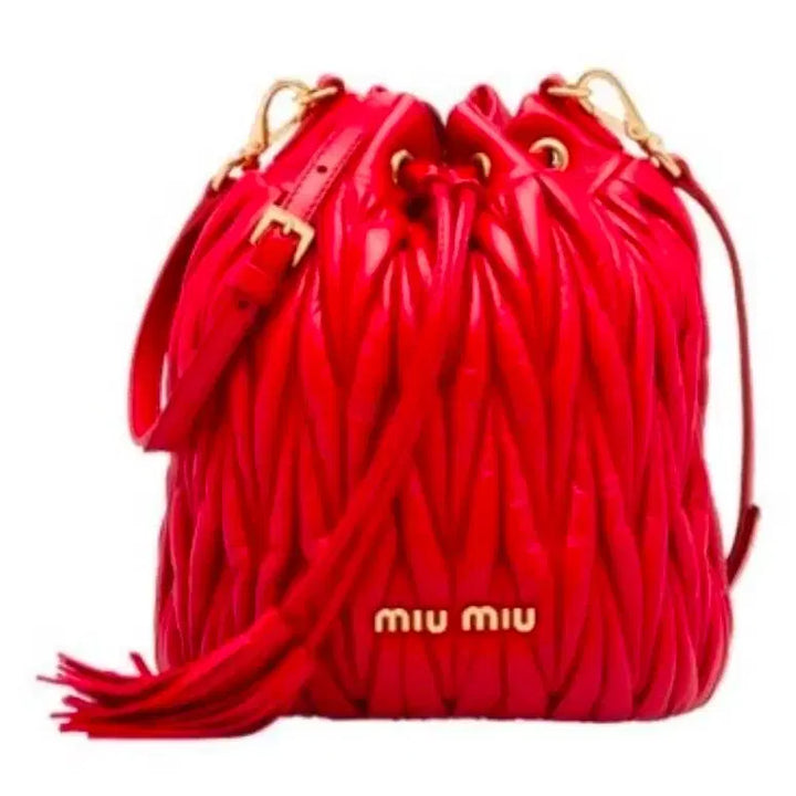 [BUNJANG] Miu Miu Matelassé Bucket Bag Red / 미우미우 마테라쎄 버킷백 레드