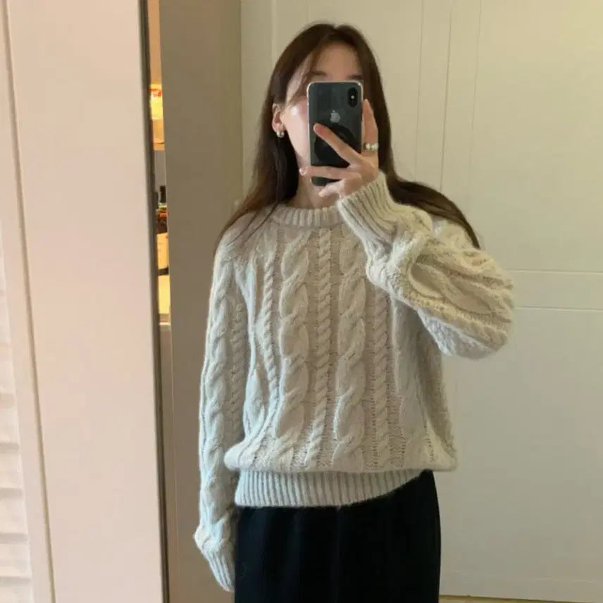 [BUNJANG] Flannel Cable Knit Sweater / 플라넬 케이블 꽈배기 니트