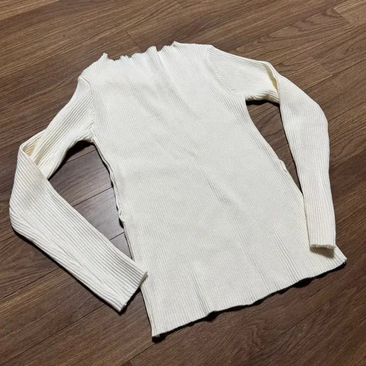 [BUNJANG] Moabin Ivory Ribbed Knit Sweater / 모아빈 보그 골지 니트 아이보리 F