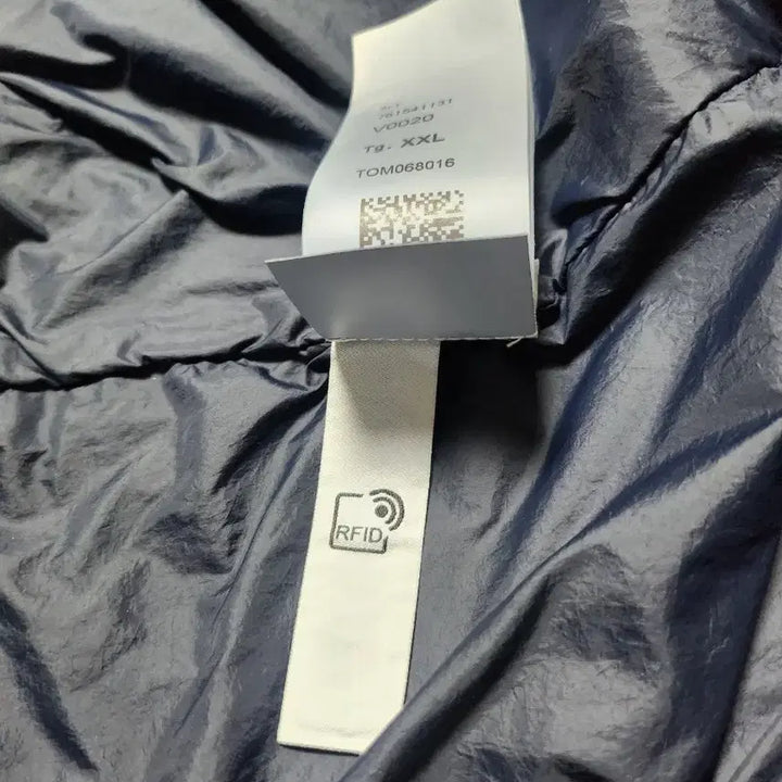[SOLD OUT] 스톤아일랜드 스킨터치 바람막이