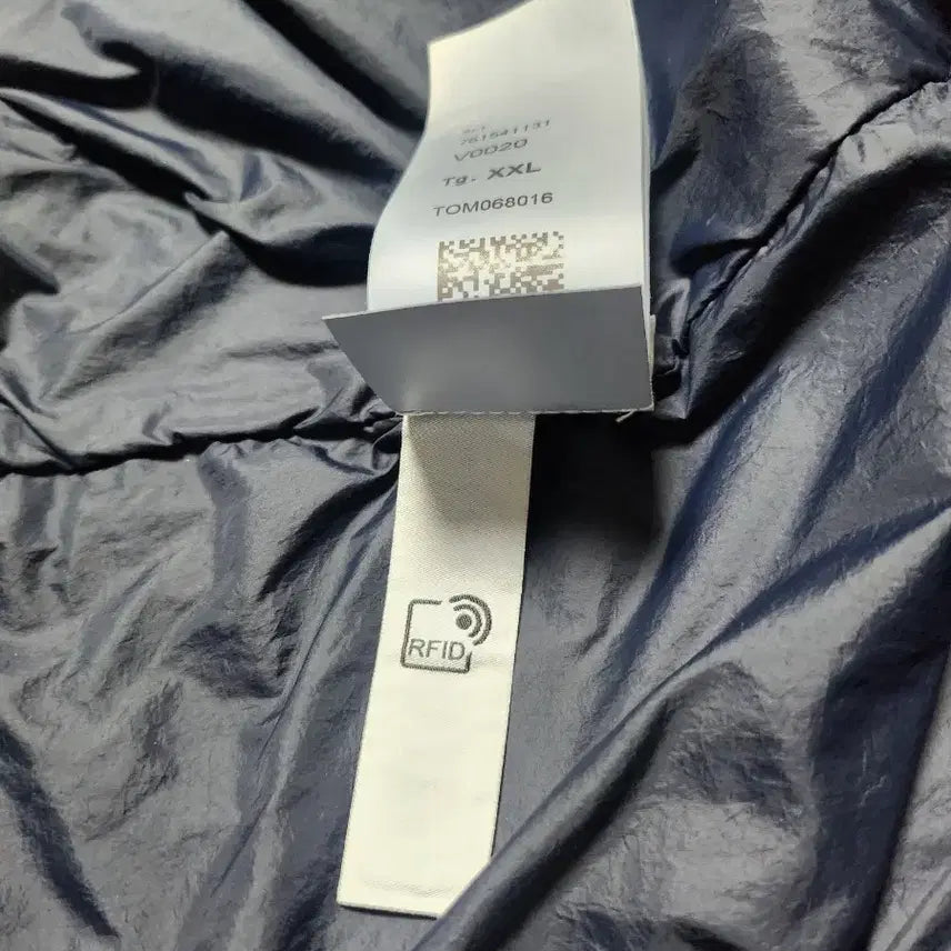 [SOLD OUT] 스톤아일랜드 스킨터치 바람막이