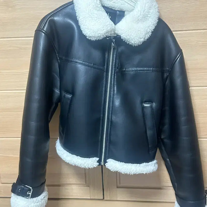 [BUNJANG] Leatherly Oblique Oversized Leather Mouton Jacket / 레더리 오블리크 오버핏 레더 무스탕 자켓