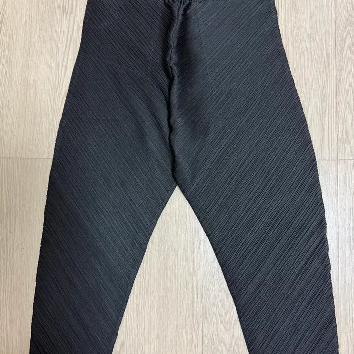 [BUNJANG] Pleats Please Black Pleated Pants Size 3 / 플리츠플리즈 블랙 플리츠 바지 3사이즈