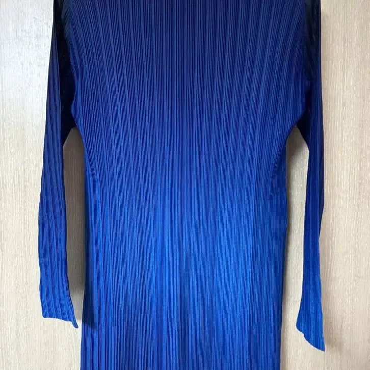 [BUNJANG] Pleats Please Blue Pleated Turtleneck Long Sleeve T-shirt / 플리츠플리즈 블루 플리츠 터틀넥 긴팔 티셔츠