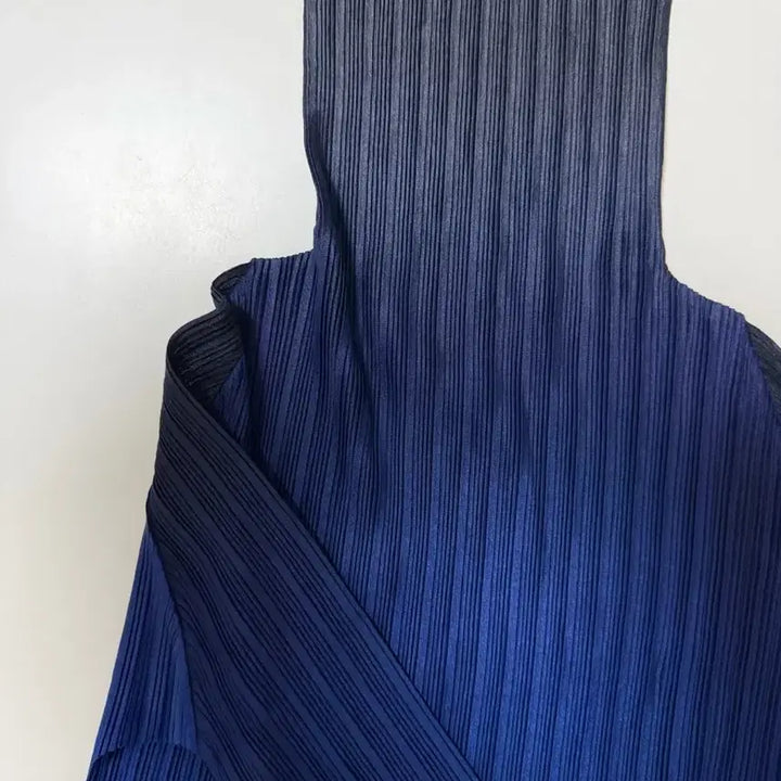 [BUNJANG] Pleats Please Blue Pleated Turtleneck Long Sleeve T-shirt / 플리츠플리즈 블루 플리츠 터틀넥 긴팔 티셔츠