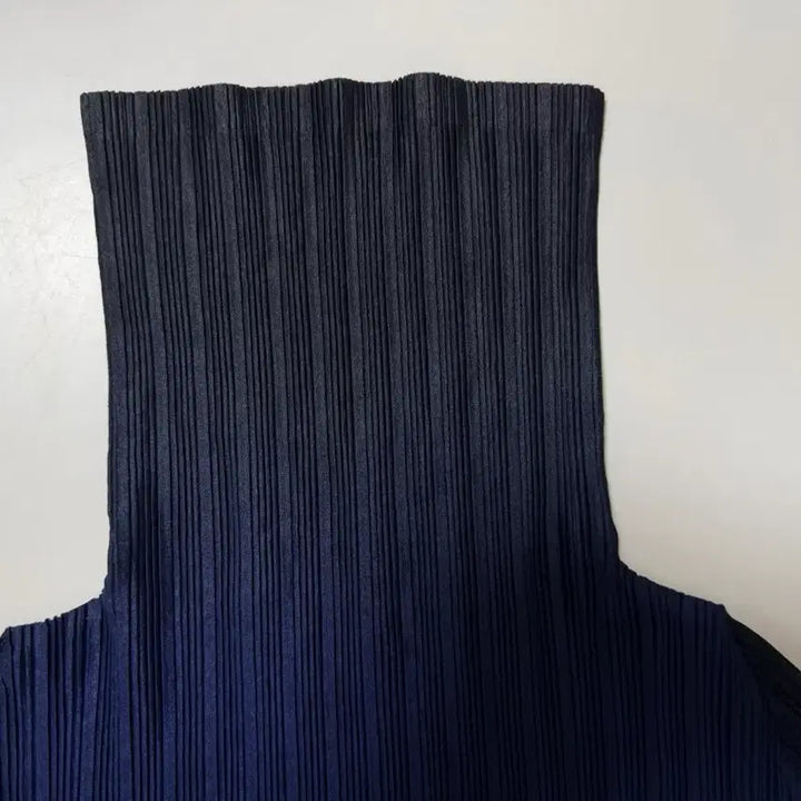 [BUNJANG] Pleats Please Blue Pleated Turtleneck Long Sleeve T-shirt / 플리츠플리즈 블루 플리츠 터틀넥 긴팔 티셔츠