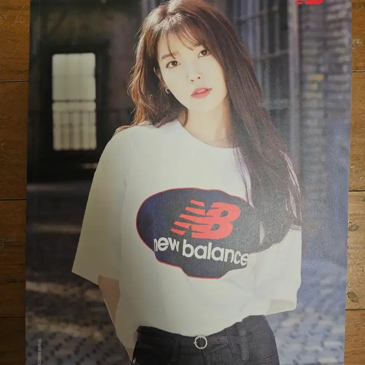 [BUNJANG] IU New Balance Photo Book / (초희귀) 아이유 뉴발란스 화보집