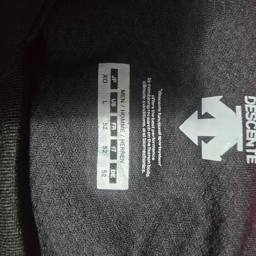 [BUNJANG] Descente Long Sleeve T-Shirt - Black L / 데상트 긴팔 티셔츠  L (104-8)