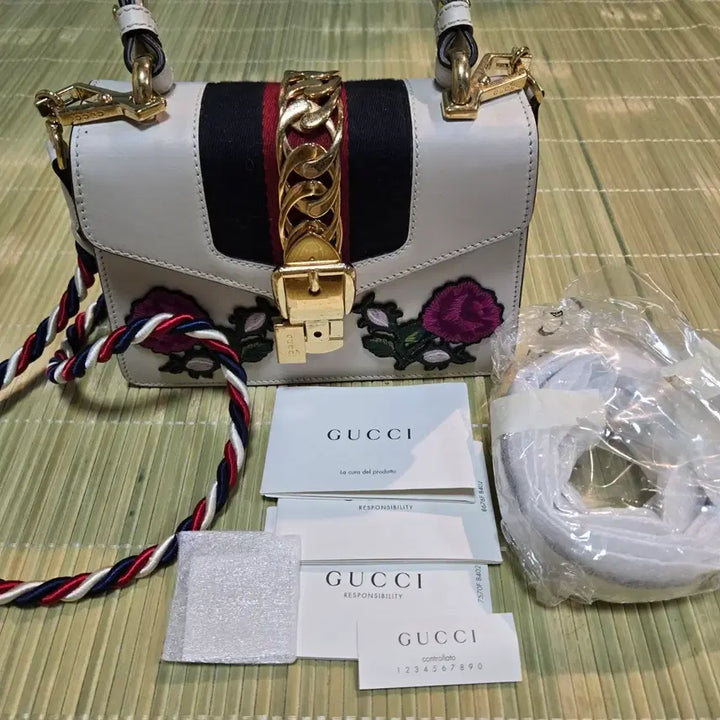 [BUNJANG] Gucci Sylvie Bag / 구찌 실비백