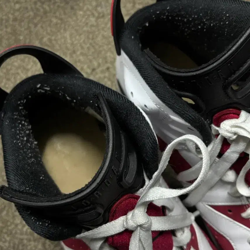 [BUNJANG] Nike Air Jordan 6 Carmine Sneakers / 나이키 에어 조던 6 카마인 260 (내부 보풀감 존재)