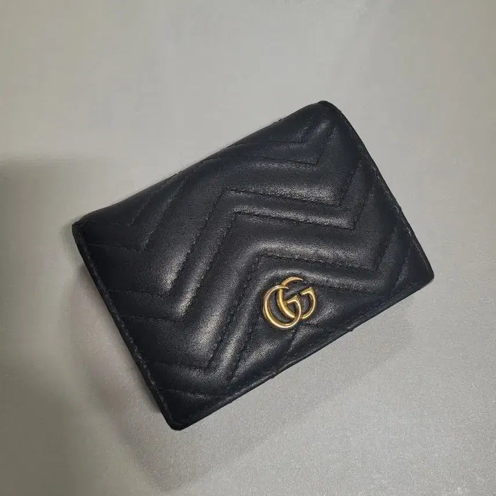 [BUNJANG] Gucci Marmont Matelassé Bifold Wallet / 구찌 마몬트 마틀라세 중지갑 블랙 GG로고
