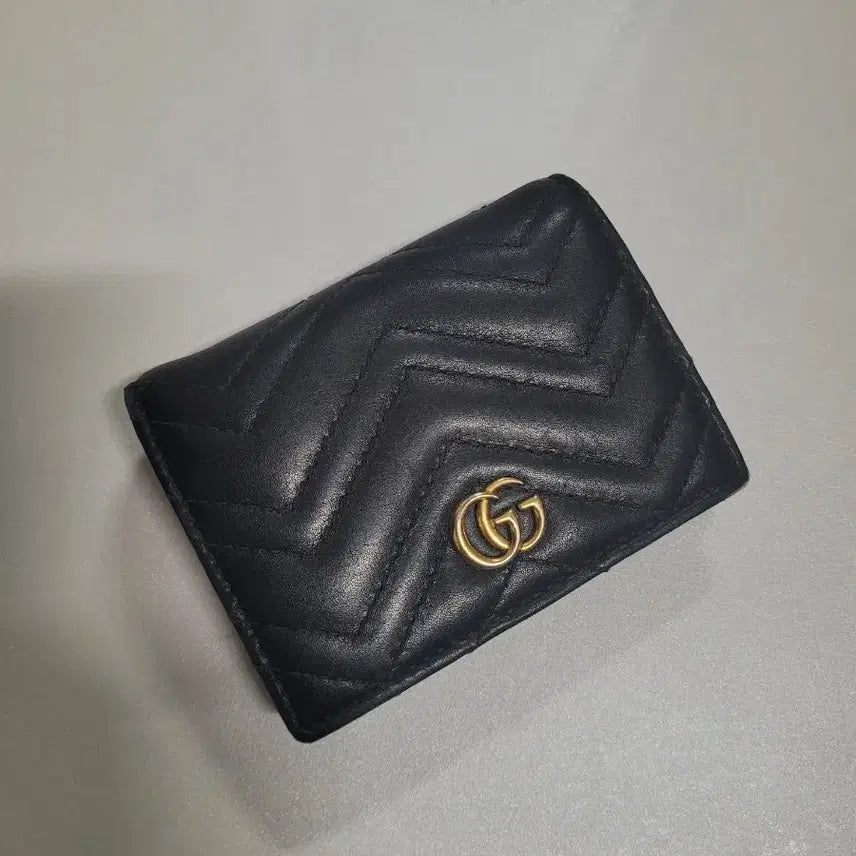 [BUNJANG] Gucci Marmont Matelassé Bifold Wallet / 구찌 마몬트 마틀라세 중지갑 블랙 GG로고