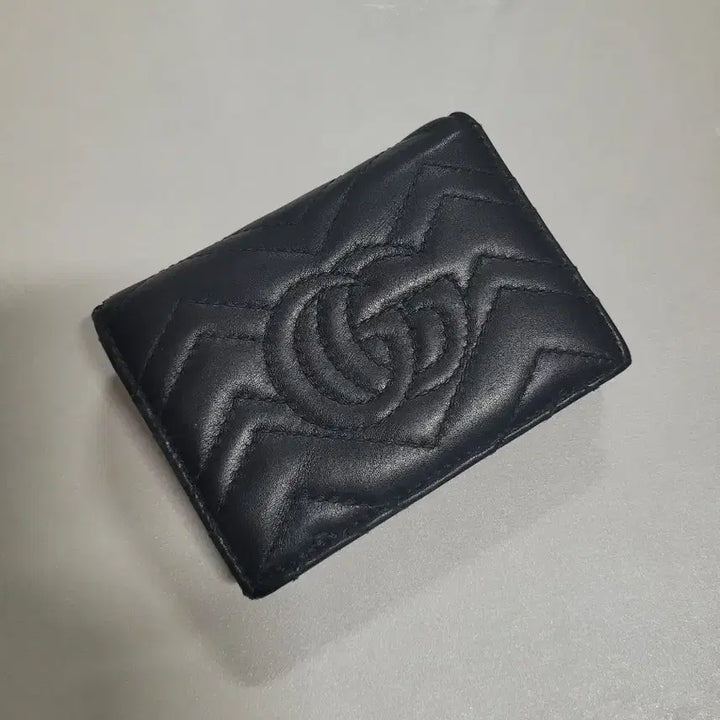 [BUNJANG] Gucci Marmont Matelassé Bifold Wallet / 구찌 마몬트 마틀라세 중지갑 블랙 GG로고