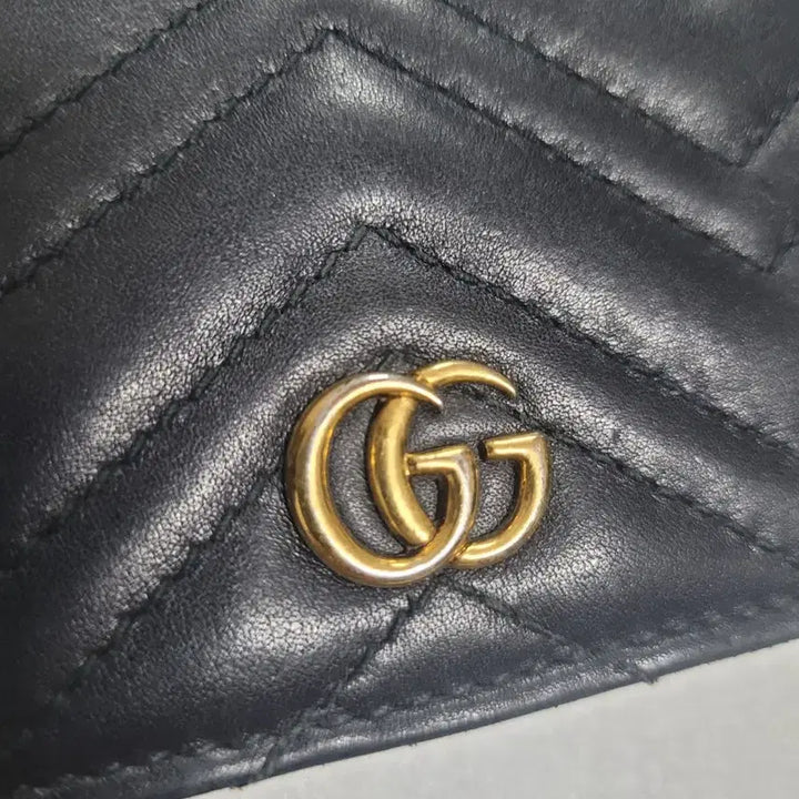 [BUNJANG] Gucci Marmont Matelassé Bifold Wallet / 구찌 마몬트 마틀라세 중지갑 블랙 GG로고