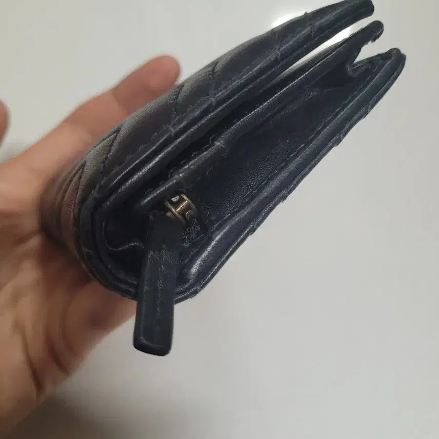 [BUNJANG] Gucci Marmont Matelassé Bifold Wallet / 구찌 마몬트 마틀라세 중지갑 블랙 GG로고