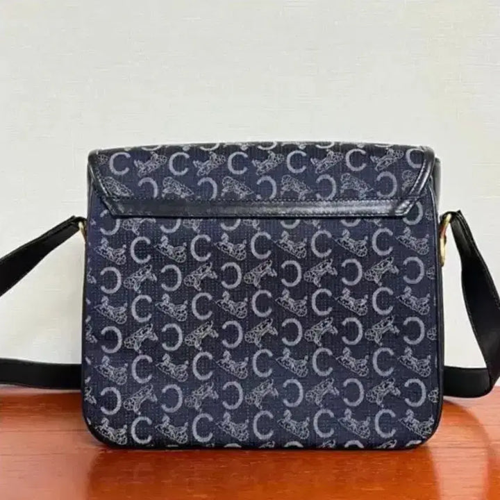 [BUNJANG] Celine Blason Shoulder Bag / (30.5)셀린느 블라종 숄더백