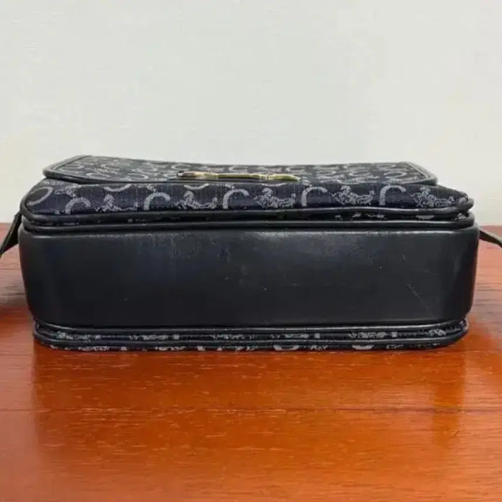 [BUNJANG] Celine Blason Shoulder Bag / (30.5)셀린느 블라종 숄더백