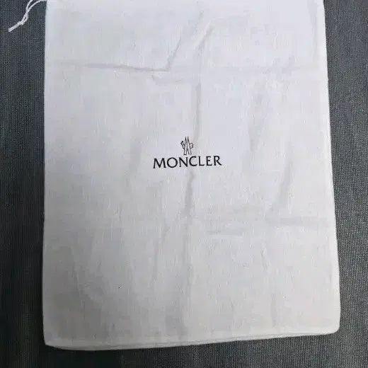 [BUNJANG] Moncler Dust Bag White 32*39 / 몽클레어 더스트백 화이트 32*39