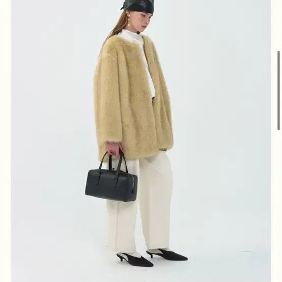 [BUNJANG] Ribbon Light Faux Fur Jacket / 리본빛 퍼자켓